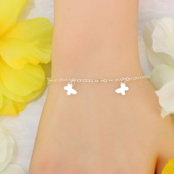 "Minimalist Bracelet, Sleek & Modern Design, Women’s Fashion, YC110246-B - Picture 9 of 10